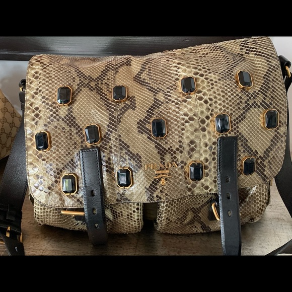 PRADA bag like new. - Picture 3 of 3